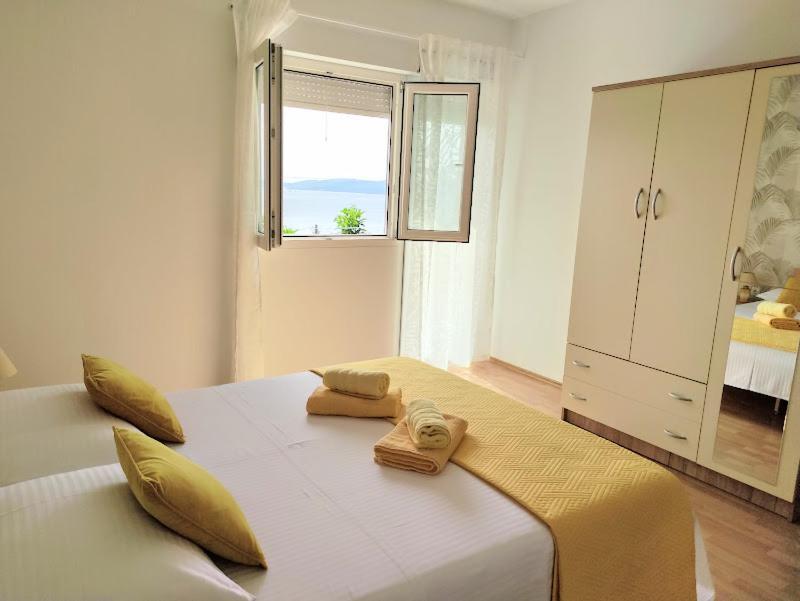 Apartmani Mila A1 & A2 & 3 Трогир Екстериор снимка