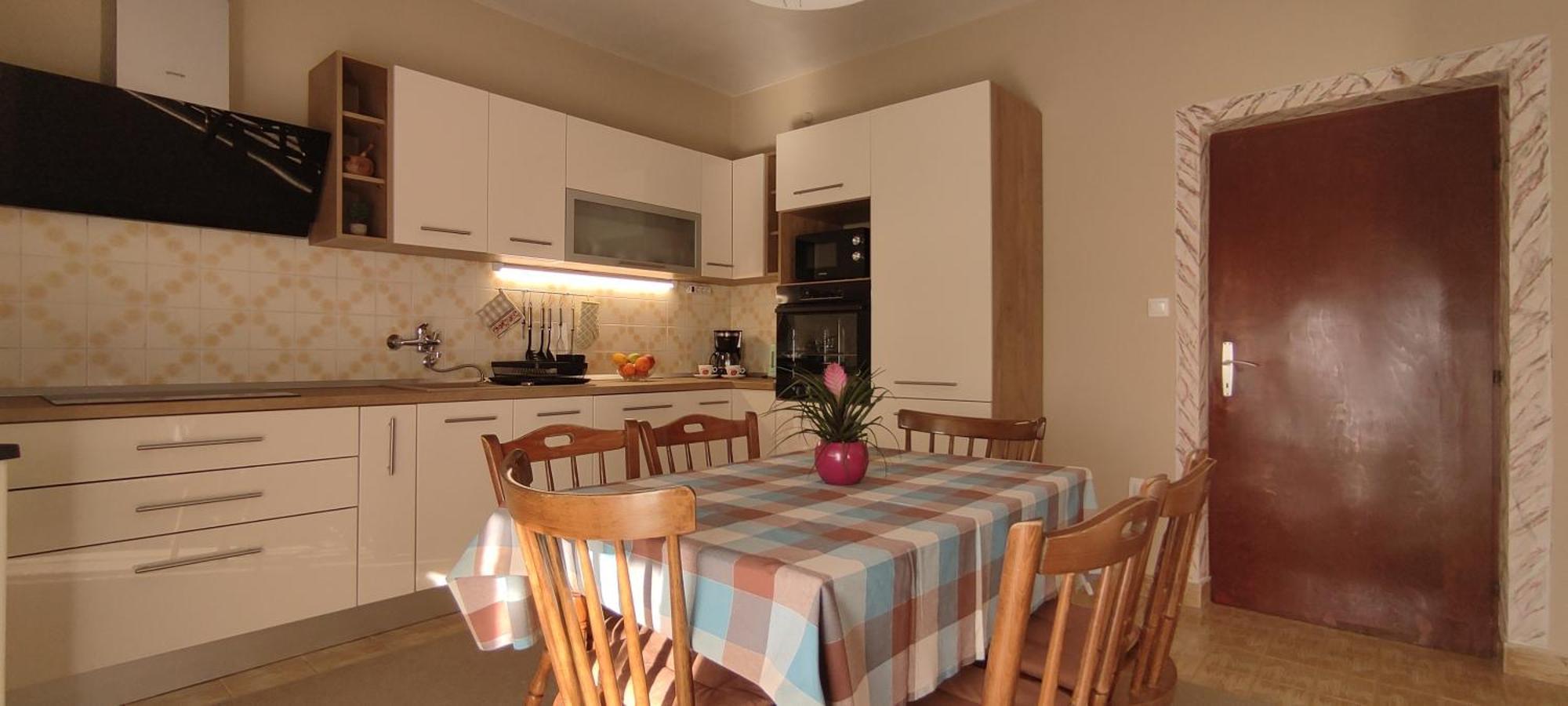 Apartmani Mila A1 & A2 & 3 Трогир Екстериор снимка